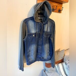 Men’s Matrix Denim Jacket With Hood Size Medium